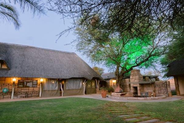 Tshukudiba Game Lodge Tom Burke Exteriör bild