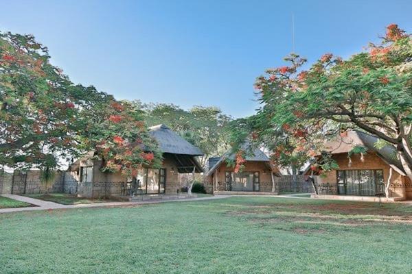 Tshukudiba Game Lodge Tom Burke Exteriör bild